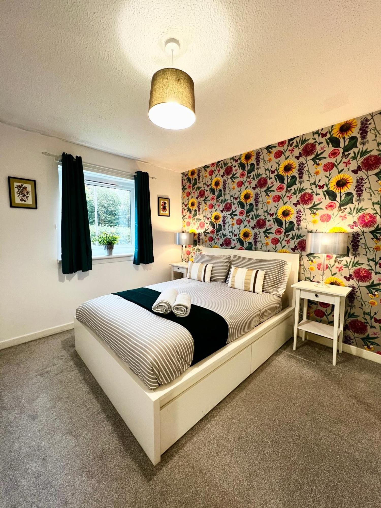 Ground Floor Flat With Free Parking & Wifi Apartman Glasgow Kültér fotó