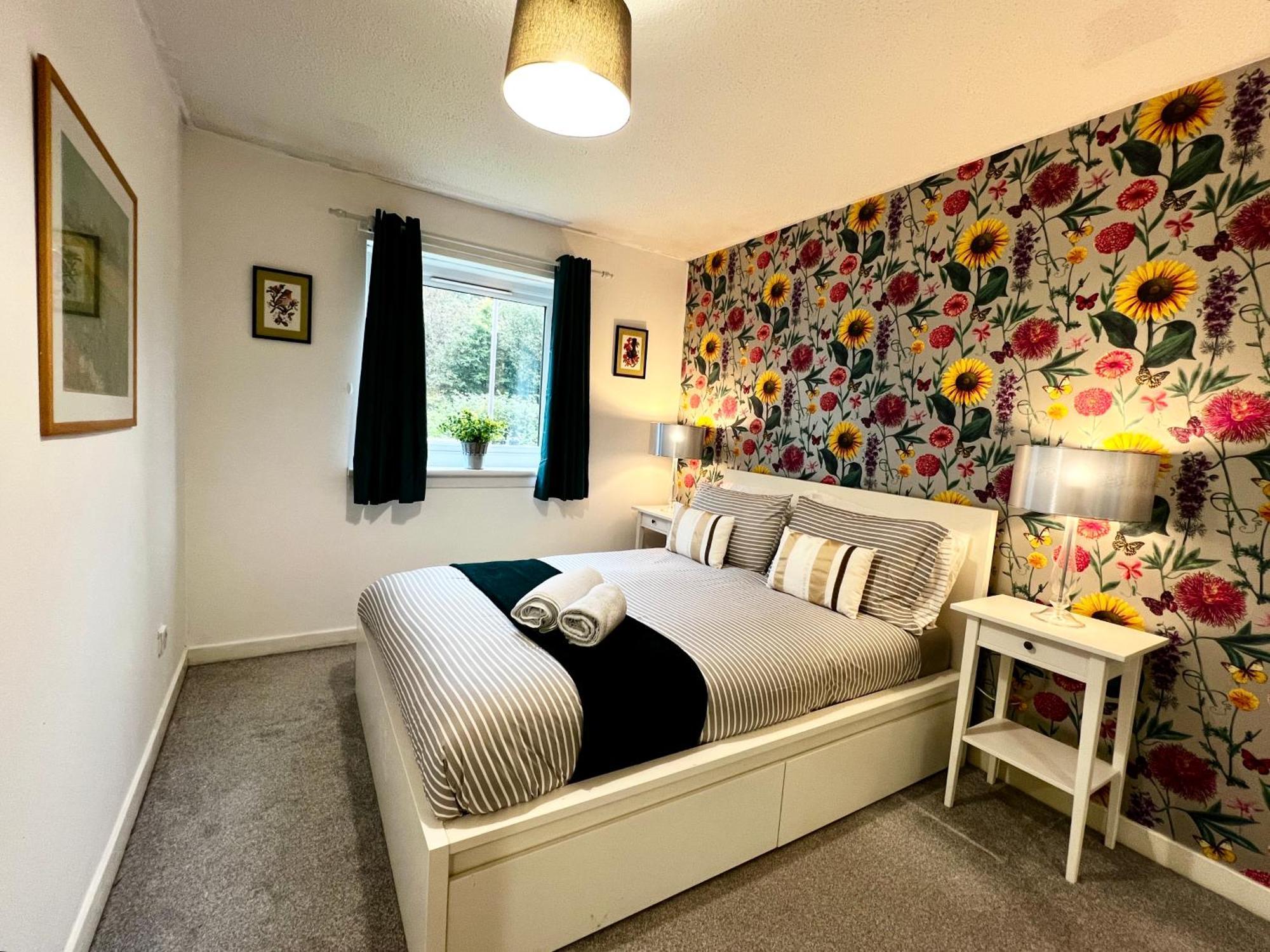 Ground Floor Flat With Free Parking & Wifi Apartman Glasgow Kültér fotó