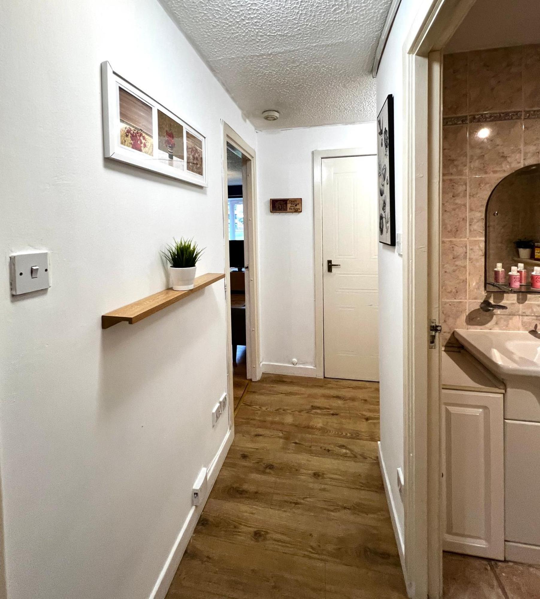 Ground Floor Flat With Free Parking & Wifi Apartman Glasgow Kültér fotó