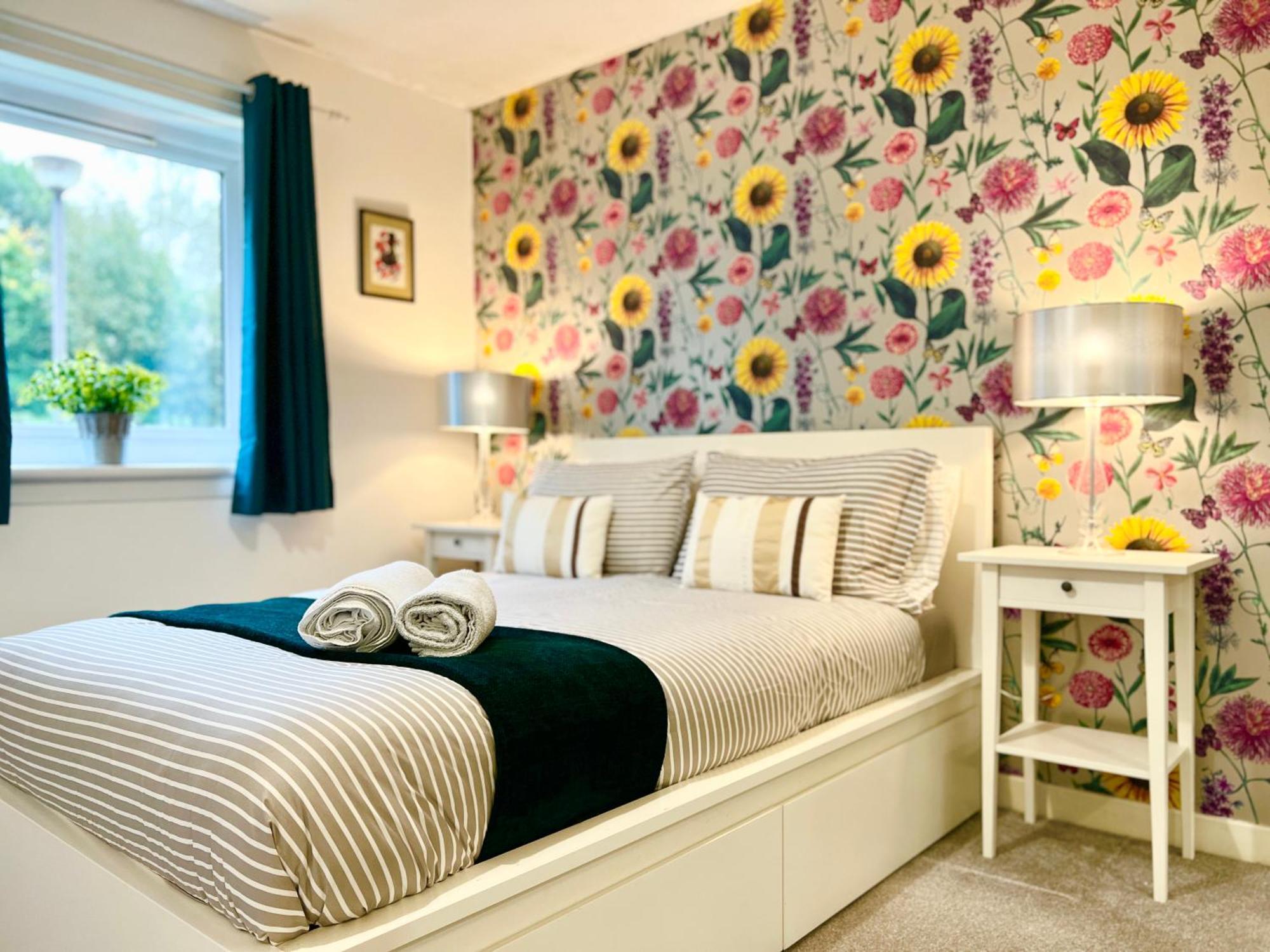 Ground Floor Flat With Free Parking & Wifi Apartman Glasgow Kültér fotó